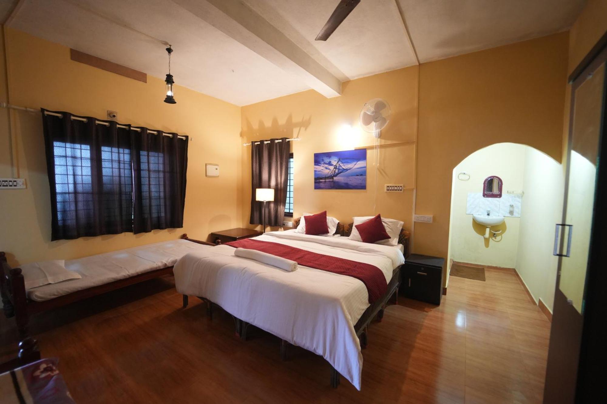 Regina Silva Camping & Nature Resort Paithalmala Экстерьер фото